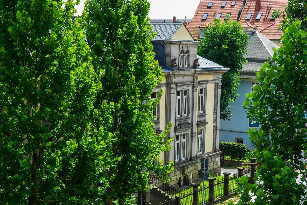 Schmidt Apartment *