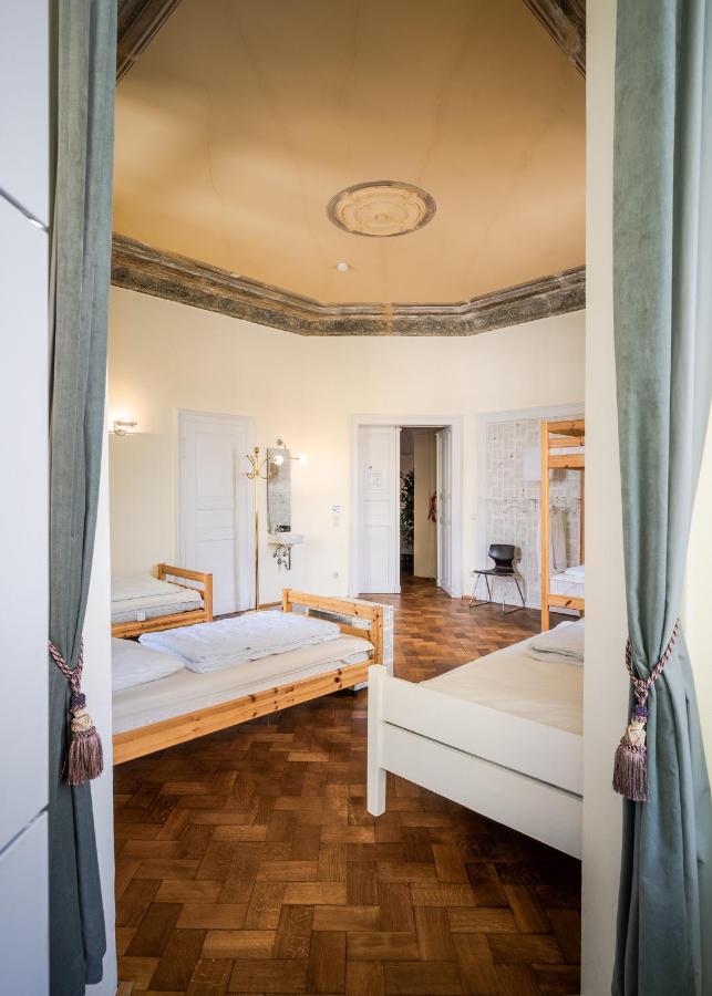 Schmidt Apartment